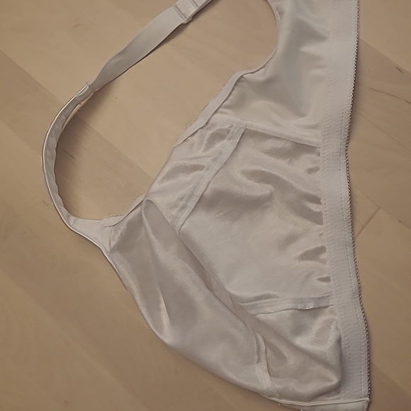 NWOT Just my Size by Hanes D50/115 White Hook Front Closure Bra - Picture 8 of 14